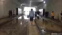 Area tunnel ini menjadi jalan menuju dari dan ke shuttle menuju grand stand dan area bazar.
