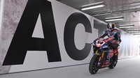 Berturut-turut di posisi empat sampai lima, Garrett Gerloff dan Andrea Locatelli. Posisi start keenam ditempati oleh Tom Sykes.