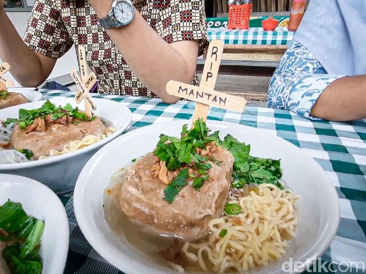 Unik! Bakso Kuburan Mantan Jadi Cara Lezat Mengingat Kenangan