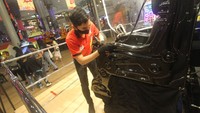 Timezone senantiasa terus menerapkan dan menjalankan standar protokol kesehatan yang sama diseluruh venue sesuai dengan ketentuan yang berlaku, funsquad selalu siap membersihkan dan melakukan sterilisasi mesin permainan secara berkala, melakukan screening ketat, menjaga jarak, mencuci tangan dengan hand sanitizer dan konsisten memberikan himbauan melalui pengeras suara. 