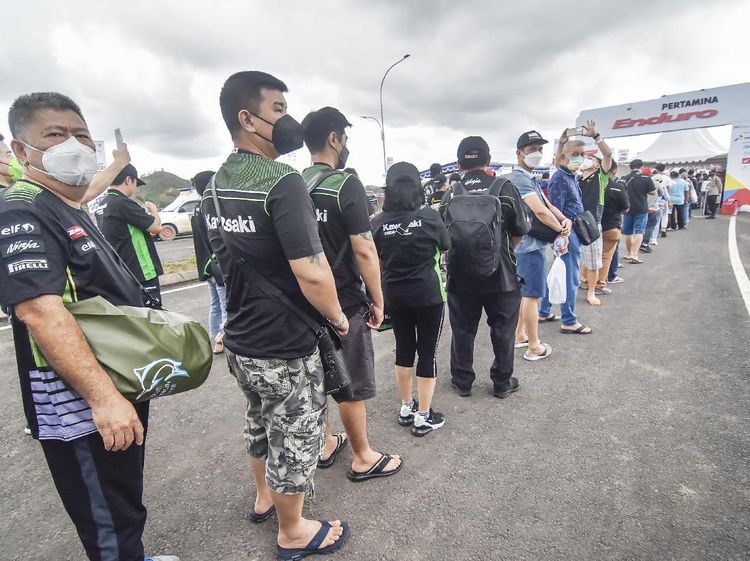 Saat Warga Serbu Sirkuit Mandalika Demi Nonton WSBK 2021