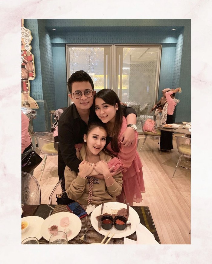 Serunya Momen Nongkrong Assyifa Nurraini dan Ayu Ting Ting