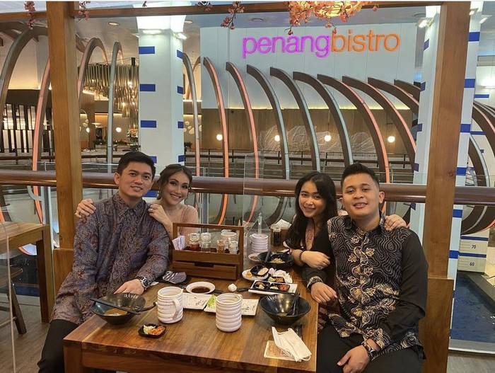 Assyifa Nuraini Serunya Momen Nongkrong Assyifa Nurraini dan Ayu Ting Ting