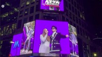 Crazy Rich Surabaya, Tom Liwafa punya cara beda. Dia mengucapakan selamat ulang tahun untuk Atta Halilintar dengan memajang videotron di Timesquare, New York. Foto: dok. Instagram Atta Halilintar