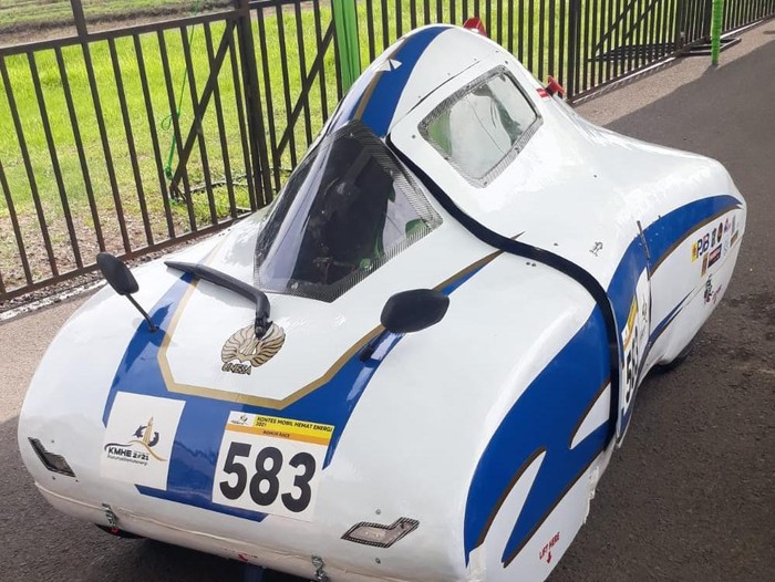 Garnesa Racing Team Fakultas Teknik Universitas Negeri Surabaya (Unesa) menyabet juara pertama di Kontes Mobil Hemat Energi (KMHE) 2021. Ajang balap ini berlangsung di Sirkuit Gelora Bung Tomo (GBT) Surabaya.