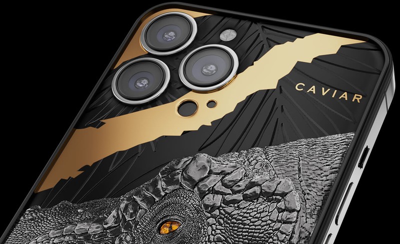 iPhone 13 Pro bergigi T-rex