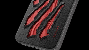 Ini adalah iPhone 13 Pro dengan desain goresan cakar berwarna merah di bagian belakangnya. Caviar hanya memproduksi 99 unit Monsterphone. Foto: dok. Caviar