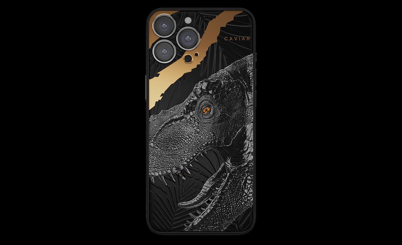 iPhone 13 Pro bergigi T-rex