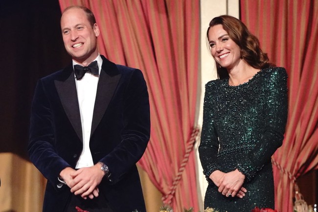 Malam itu Kate pun tampil mempesona dengan gaun hijau dari desainer Jenny Packham. Foto: Getty Images/WPA Pool