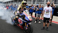 Pebalap 25 tahun itu menjadi juara dunia baru WSBK. Prestasi terbaik Toprak setelah turun ke ajang WSBK pada 2018, adalah saat finis keempat di musim lalu. ANTARA FOTO/ANDIKA WAHYU.