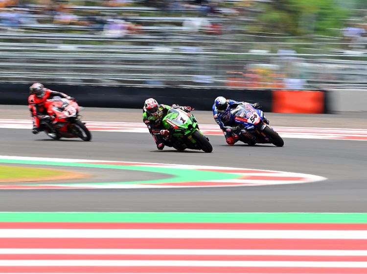 Lihat Lagi Aksi Toprak dkk Ngebut di Race 1 WSBK Mandalika