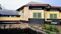 Konon, pada zaman Belanda tempat ini merupakan tempat peristirahatan atau tetirah para penguasa kolonial. Sebab, Sumberwringin merupakan kawasan berhawa sejuk. Karena berada di lereng Gunung Raung.