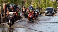 Banjir yang merendam kawasan Sintang, Kalimantan Barat, berangsur-angsur mulai surut. ANTARA FOTO/Jessica Helena Wuysang.