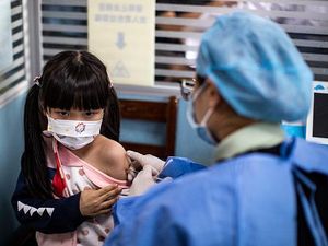 Belajar dari Inggris, Epidemiolog Imbau Anak Harus Segera Divaksinasi