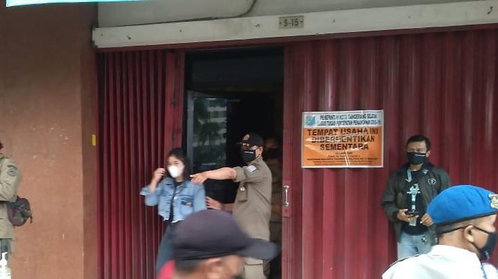 Satpol PP Tangsel Segel Panti Pijat Plus-plus