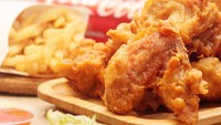 Fried Chicken Master menawarkan menu fried chicken ala Taiwan yang dilengkapi dengan beragam pilihan saus dan bumbu. Kamu bisa pilih menu jimbo dari satu atau setengah ekor ayam. Kalau mau yang lebih berbumbu ada rasa mala, saus Thailand, sambal terasi, sampai sambal pedas. Foto: friedchickenmaster.id