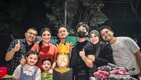 Mulai dari keluarga hadir dalam perayaan ulang tahun tersebut. Foto: Instagram