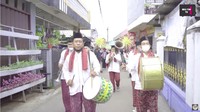Syifa diarak menggunakan iring-iringan tanjidor dan ondel-ondel. Foto: dok. Qiss You TV