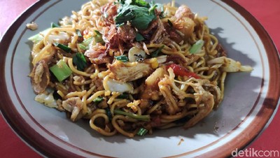 Sedap Gurih Bakmi Nyemek Racikan Mas Anto