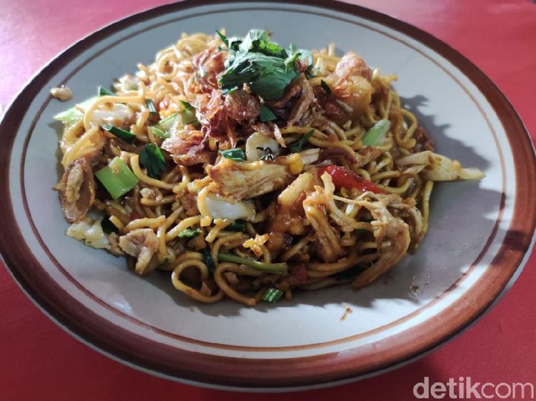 Sedap Gurih Bakmi Nyemek Racikan Mas Anto