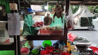 Warung sederhana yang buka setiap hari mulai pukul 16.00 ini menawarkan bakmi Jawa autentik. Foto: detikFood/Devi S. Lestari