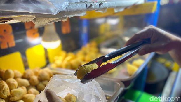 Bawa Duit Rp 5 Ribu Bisa Makan Bakso hingga Jajan Bubble Tea Kekinian di Tegal Parang