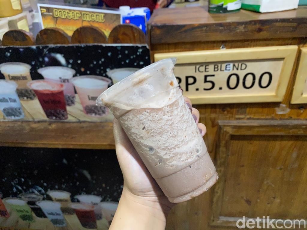 Bawa Duit Rp 5 Ribu Bisa Makan Bakso hingga Jajan Bubble Tea Kekinian di Tegal Parang
