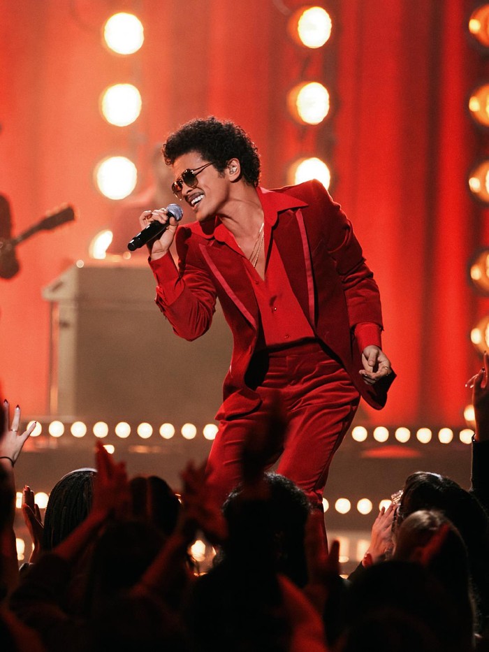 Penampilan Bruno Mars di American Music Awards (AMA) 2021, Microsoft Theater, Los Angeles, California, pada Minggu (21/11/2021) waktu setempat.