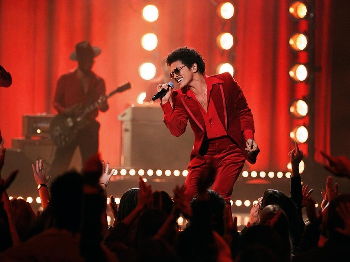 Penampilan Bruno Mars di American Music Awards (AMA) 2021, Microsoft Theater, Los Angeles, California, pada Minggu (21/11/2021) waktu setempat.