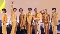 Saksikan lagi penampilan BTS di American Music Awards 2021 dalam tayangan ulangnya di detikcom! Saat nonton re-run AMA 2021, kamu juga berkesempatan untuk mendapatkan saldo e-wallet total senilai Rp 2 juta, lho! Simak cara dapetinnya di kolom komentar link berikut detik.com/AMA2021. (Foto: Getty Images for MRC/Kevin Winter) 