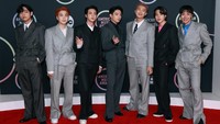 Penampilan BTS menjadi salah satu yang dinantikan oleh Cardi B selaku pembawa acara AMA 2021. (Foto: Getty Images for MRC/Matt Winkelmeyer)  