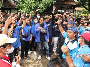 Aksi Walk Out Buruh Warnai Rapat Pleno Penetapan UMK Majalengka