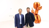 Pria bernama David Robert Joseph Beckham itu tampak berpose dalam pameran Jeff Koons yang digelar di Qatar Museums Gallery ALRIWAQ di Doha, Qatar pada 20 November 2021.  Foto: Getty Images for Qatar Museums/Cindy Ord