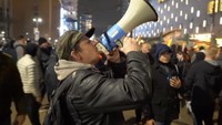Belanda memberlakukan penguncian parsial pada 13 November. Negara tersebut sedang mempertimbangkan aturan yang lebih ketat untuk warga yang tidak divaksinasi di area publik. (Media TV Rotterdam via AP)