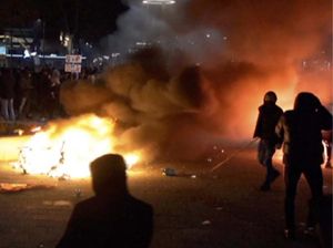 Potret Demo Anti-Lockdown yang Berakhir Rusuh di Belanda
