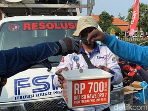 Tolak UMP Naik Hanya Rp 22 Ribu, Buruh di Jatim Kumpulkan Koin Rp 700