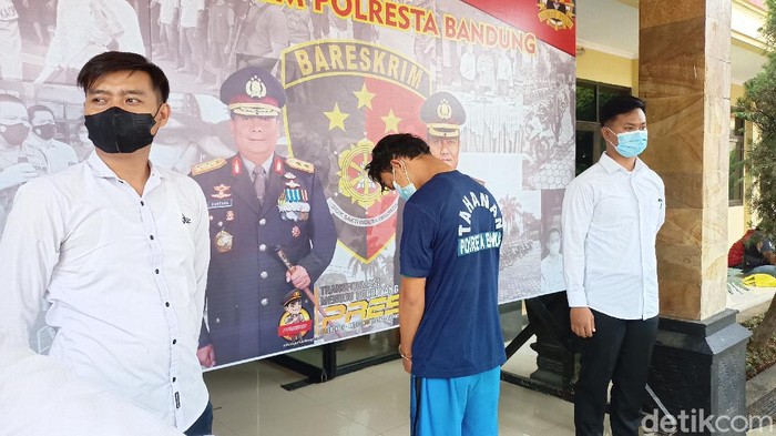 Dua orang remaja membacok pria di Bandung