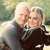 Fakta menarik lain mengenai hubungan Estelle Bergkamp dan Donny van de Beek adalah Dennis Bergkamp adalah orang yang mengenali bakat sang bintang lapangan ketika berusia 10 tahun.Foto: Instagram Estelle Bergkamp