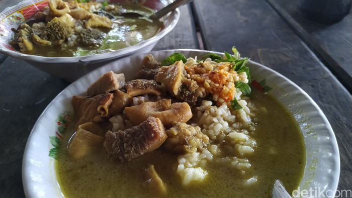 Gurihnya Nagih! Soto Babat Kanigoro Mlekoh Kuahnya Menggoyang Lidah