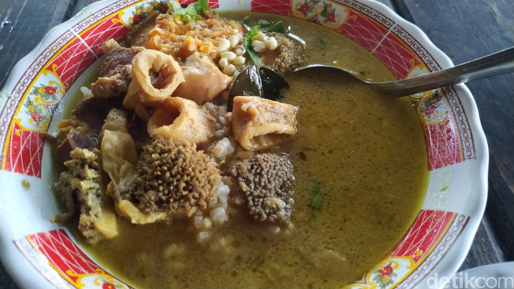 Gurihnya Nagih! Soto Babat Kanigoro Mlekoh Kuahnya Menggoyang Lidah
