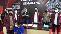 Darwin mengaku sudah pernah melakukan hal serupa pada bulan Februari 2021 lalu. Saat itu, dia juga merekrut 4 perempuan untuk dijadikan wanita panggilan.