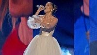 Penampilan Jennifer Lopez menuai kritik di media sosial. Banyak warganet menyebutnya lipsync. (Foto: Getty Images for MRC/Frazer Harrison)