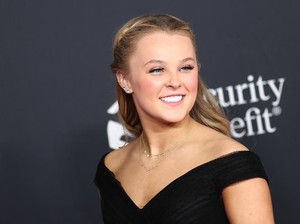 JoJo Siwa Menangis Bahas Soal Gender, Tak Merasa Jadi Perempuan atau Laki-laki