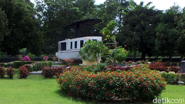 Kapal Kato di Istana Siak