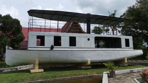 Kapal Kato di Istana Siak saat dipotret 2017 lalu, masih terlihat terawat