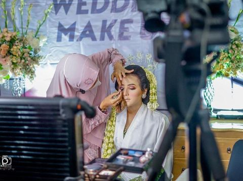 Kisah inspiratif wanita viral dulu jadi SPG, jualan gamis hingga kini jadi MUA sukses.