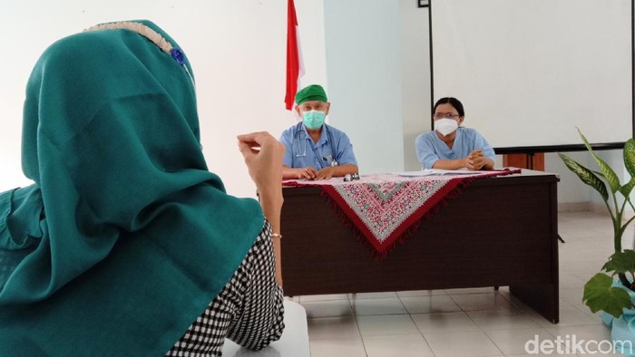 Klarifikasi keluarga balita yang diduga meninggal akibat kelalaian petugas medis di RS Palang Biru Kutoarjo, Purworejo, Senin (22/11/2021).