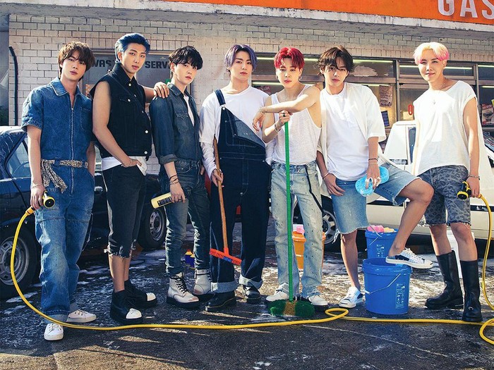 Kompaknya Kulineran BTS, Artist of the Year American Music Awards 2021