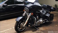 Barang rampasan yang dilelang mulai dari mobil merek Mercedes-Benz, Land Rover, Audi, hingga motor Harley-Davidson. Lelang barang rampasan milik para terpidana Jiwasraya ini akan dimulai pada 24 November. 