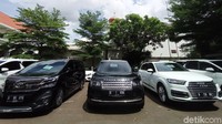 Kejaksaan Agung (Kejagung) melelang mobil mewah dan motor gede milik para terpidana korupsi Jiwasraya. Barang rampasan itu milik enam terpidana Jiwasraya. Mereka adalah Benny Tjokrosaputro, Hendrisman Rahim, Heru Hidayat, Hary Prasetyo, Syahmirwan, dan Joko Hartono.